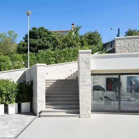 Vlastelini Ii By Interhome