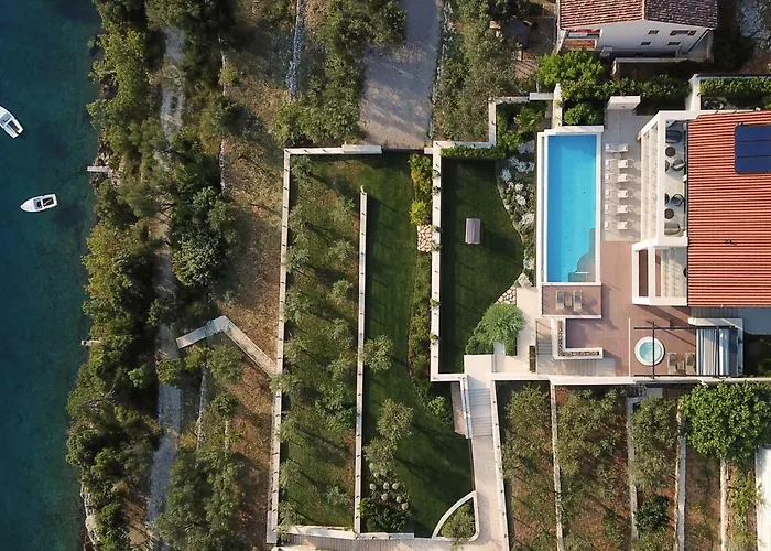 Villa Vlastelini Ii By Interhome